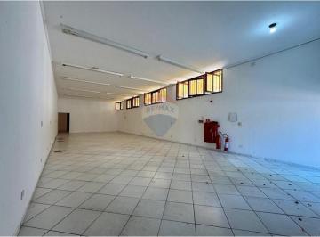 Comercial · 217m² · 2 Vagas · Salão Comercial no Centro de Peruíbe 217m²