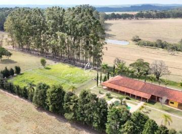 Rural de 4 quartos, Itapetininga · Sítio à Venda com 11 Alqueires e 1/2 Bairro Campo Grande Itapetininga-SP 4 suítes