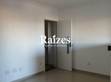 Apartamento · 54m² · 2 Quartos · 2 Vagas · Apto com 2/4 sendo 1 suíte no Martins