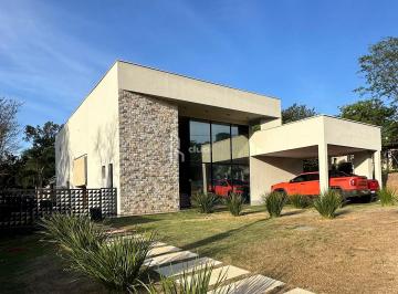 Casa · 281m² · 3 Quartos · 5 Vagas · Residencial Villa Verde - Oportunidade! Casa Moderna Térrea em Lote de Esquina