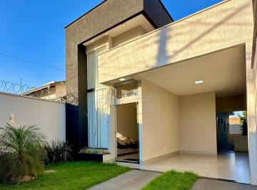 Casa · 111m² · 3 Quartos · 2 Vagas · Casa 3 Quartos Setor Parque das Flores | Mobiliada | Porteira Fechada | Goiânia
