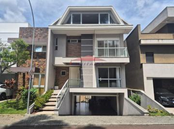 Foto 01 · Sobrado de Luxo com 3 Quartos e 5 Vagas de Garagem no Bairro Uberaba - Curitiba-PR