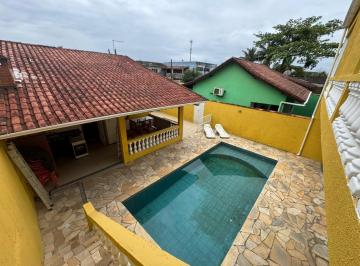 Casa de 3 quartos, Itanhaém · Casa a venda em Itanhaém com 03 quartos e piscina