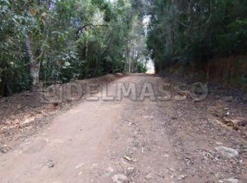 Terreno , Ibiúna · Terreno em condomínio com lagos!