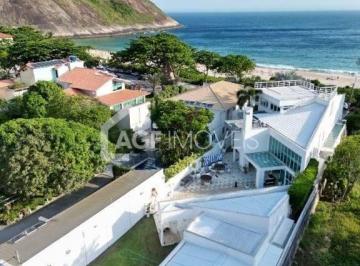 Casa · 900m² · 5 Quartos · 3 Vagas · Casa com 02 lotes, frente mar em Itacoatiara