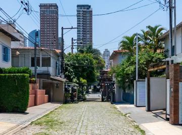 IMG_20260702_061549_000.jpeg · Versátil casa de vila para venda em Vila Nova Conceição com 3 quartos, sendo 1 suíte, 150m² - remaxf