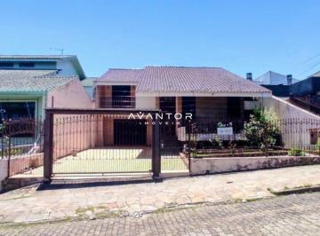 Casa · 258m² · 3 Quartos · 4 Vagas · Casa ampla no bairro Nossa Senhora de Lourdes em Santa Maria.