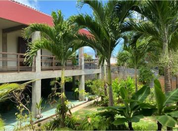 Casa · 373m² · 3 Quartos · 2 Vagas · Casa moderna na Praia do Amor, vista para o mar!