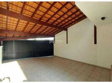 Casa · 240m² · 2 Quartos · 2 Vagas · Residencial › Casa em