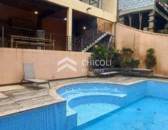 Casa · 560m² · 4 Quartos · 3 Vagas · Residencial › Casa em