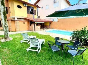 Casa · 360m² · 3 Quartos · 4 Vagas · São Paulo II Cotia 360,00 (M²)