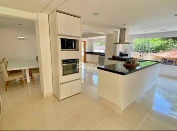 Casa · 720m² · 4 Quartos · 5 Vagas · Residencial › Casa em