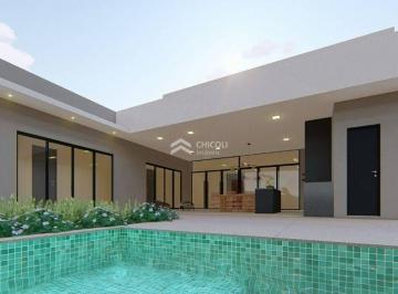 Casa · 900m² · 3 Quartos · Residencial › Casa em
