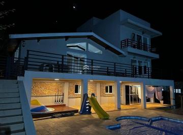 Casa · 1000m² · 4 Quartos · 5 Vagas · Jardim Villaça São Roque 1.000,00 (M²)