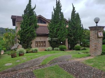 Casa · 1550m² · 5 Quartos · 8 Vagas · Residencial › Casa em
