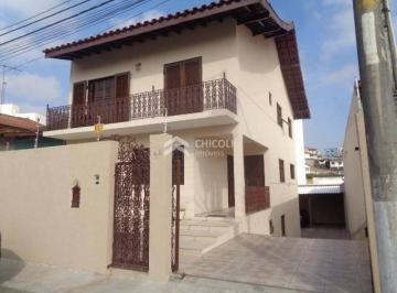 Casa · 245m² · 3 Quartos · 10 Vagas · Residencial › Casa em