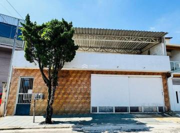 Casa · 275m² · 2 Quartos · 3 Vagas · Residencial › Casa em