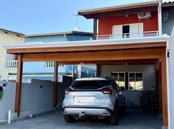Casa · 300m² · 3 Quartos · 4 Vagas · Residencial › Casa em