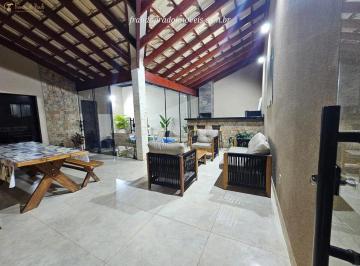 Casa · 200m² · 4 Quartos · 2 Vagas · Casa com Piscina à Venda - B. Residencial Estados Unidos, uberaba- MG