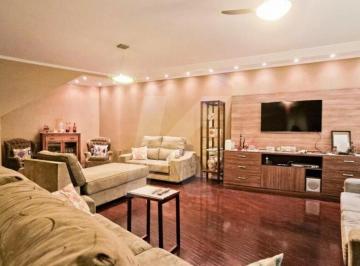 Casa · 371m² · 3 Quartos · 6 Vagas · Sobrado com 3 quartos, sendo 3 suítes, 6 vagas, quintal e piscina no Jardim França