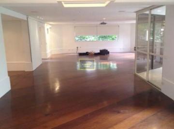 Apartamento · 250m² · 3 Quartos · 4 Vagas · Apartamento com 250 metros de área útil, para locação, no Jardim Europa