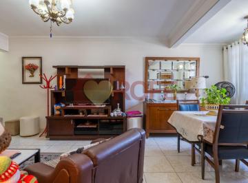 Apartamento · 70m² · 2 Quartos · Oportunidade Única em Moema: Apartamento Charmoso e Iluminado