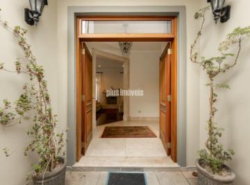 Casa · 600m² · 4 Quartos · 6 Vagas · Casa em Rua Fechada 4 Quartos  4 Suítes 6 Vagas no Morumbi!