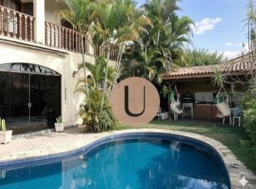 4729160625cf0340c1ae77314b1376438a5cf185 · Casa Alto da Lapa. 4 Suítes