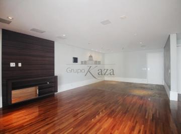 Apartamento · 235m² · 4 Quartos · 3 Vagas · Vila Nova Conceição - 4 Dormitórios - 235m². 3 Grs. R$ 7.870.000,00