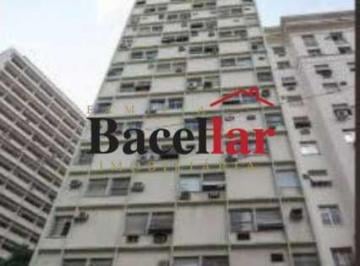 Apartamento · 35m² · 1 Quarto · Kitnet/Conjugado :  / Residencial / Centro