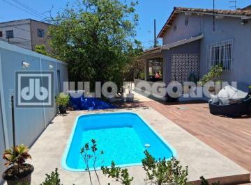 Casa · 197m² · 4 Quartos · 2 Vagas · Casa linear com quintal
