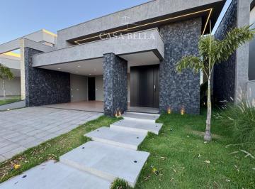 Casa · 272m² · 2 Vagas · Casa á venda em condomínio fechado em Foz do Iguaçu, PR.