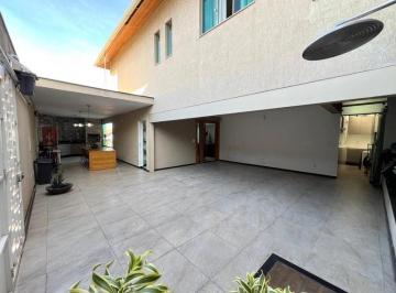 Casa · 229m² · 4 Quartos · 4 Vagas · CASA | 4 QUARTOS | 1 SUÍTE | 03 BANHEIROS | 04 VAGAS