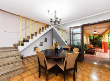fa6ebabb-1992-4e0e-bc22-ce0bef32f1e7 · Casa para venda em Ipiranga com 4 quartos, sendo 1 suíte, 196m²