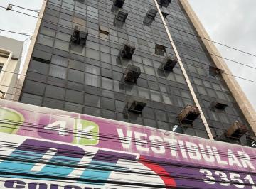 Comercial , Taguatinga · CNB 11 - Vendo Ótima sala comercial, condomínio com elevador, boa localização.