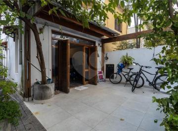 Casa de 2 quartos, São Paulo · Charmosa Casa a venda no Alto da Lapa com cozinha espaçosa e Vista Incrível!
