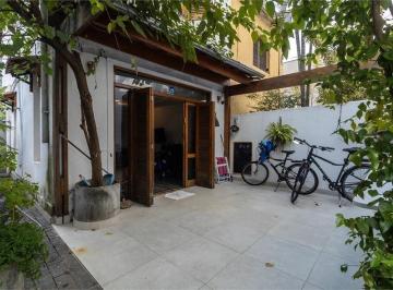 Casa de 2 quartos, São Paulo · Charmosa Casa a venda no Alto da Lapa com cozinha espaçosa e Vista Incrível!