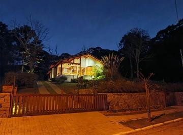 Casa de 2 quartos, Gonçalves · Casa dos Sonhos em Gonçalves: Charme Conforto e Sofisticação a 1 km do centro