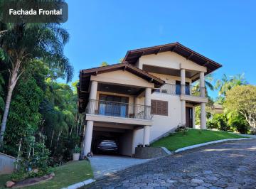 Casa de 4 quartos, Blumenau · Casa em Condomínio no centro de Blumenau