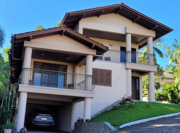Casa de 4 quartos, Blumenau · Casa em Condomínio no centro de Blumenau