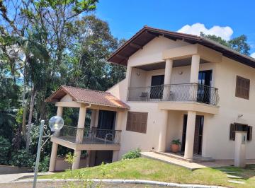 Casa de 4 quartos, Blumenau · Casa em Condomínio no centro de Blumenau