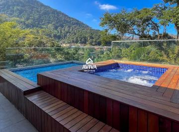 Casa · 400m² · 6 Quartos · 6 Vagas · Maravilhosa Casa a poucos passos do mar Disponível para venda