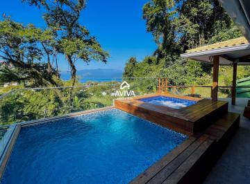 Casa · 400m² · 6 Quartos · 6 Vagas · Maravilhosa Casa a poucos passos do mar Disponível para venda