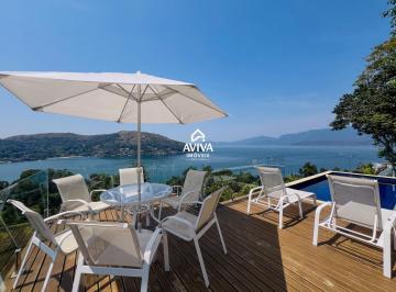 Casa · 450m² · 7 Quartos · 3 Vagas · Maravilhosa Casa com Vista Exuberante