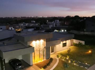 Casa de 3 quartos, Anápolis · 3 suítes Casa Alto Padrão em condomínio de Anápolis-GO 61-99463-5151