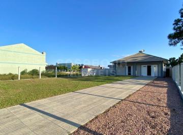 Casa com 2 Dormitórios e Amplo Pátio no Bairro Lagoa da Camboim – Arroio do Sal · Casa com 2 Dormitórios e Amplo Pátio no Bairro Lagoa da Camboim – Arroio do Sal