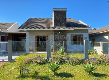 Casa à Venda em Arroio do Sal - Bairro São Pedro, Próxima à Praia · Casa à Venda em Arroio do Sal - Bairro São Pedro, Próxima à Praia