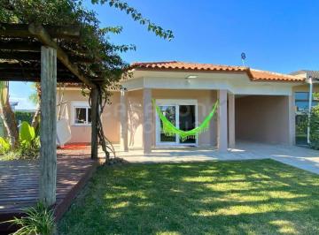 Casa Mobiliada com Piscina a 500m da Praia no Bairro Vista Alegre · Casa Mobiliada com Piscina a 500m da Praia no Bairro Vista Alegre