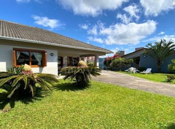 Casa à Venda com 2 terrenos no Jardim Olívia – Arroio do Sal · Casa à Venda com 2 terrenos no Jardim Olívia – Arroio do Sal