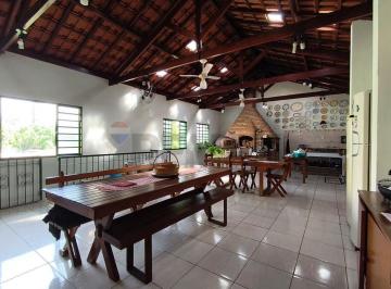 Casa · 229m² · 2 Quartos · 2 Vagas · Casa a venda com 2 quartos, garagem coberta 729.900 mil rua da Penha Itapira
